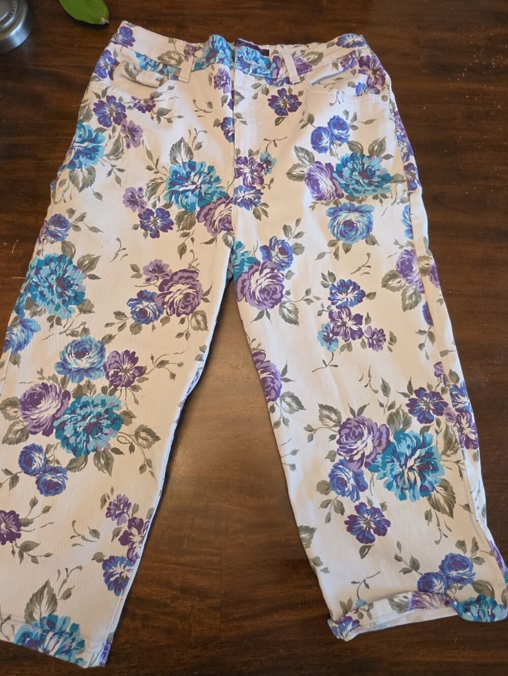 Gloria Vanderbilt High Rise Floral Cropped Jeans Capris White Blue Purple Size10